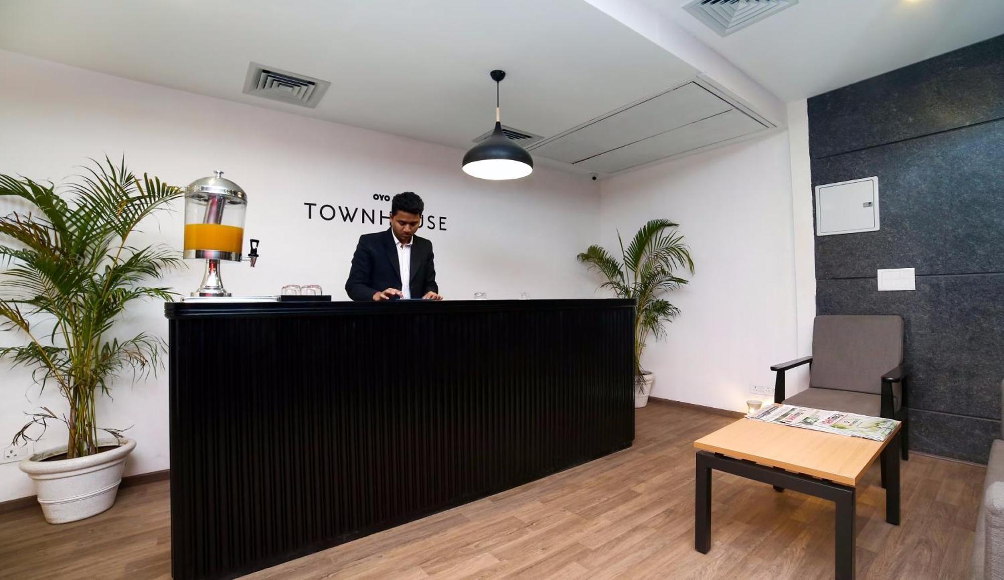 Townhouse Chattarpur Opp. Tivoli Garden Near Chhatarpur Metro Station New Delhi Exterior photo